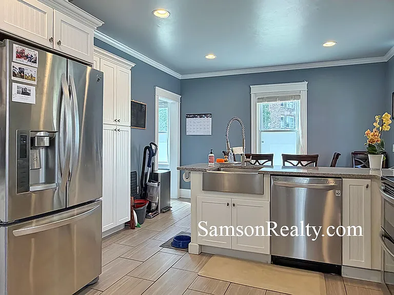 129 Abbott St #1 — Photo 7