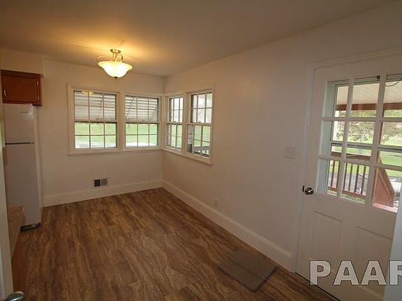 5th image of 1105 W Loucks Ave