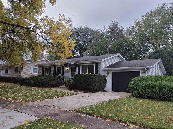 2nd image of 3223 New England Dr