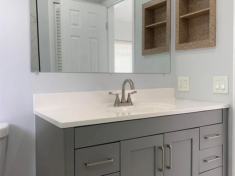 4005 NW 76th Ave — Photo 28