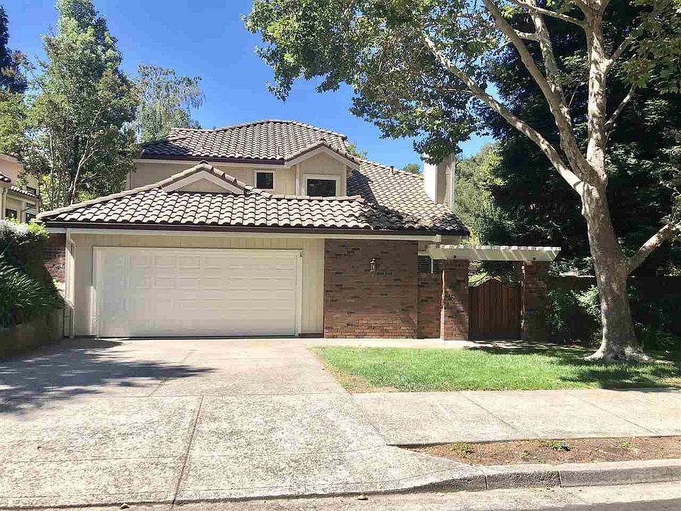 2nd image of 243 Live Oak Dr