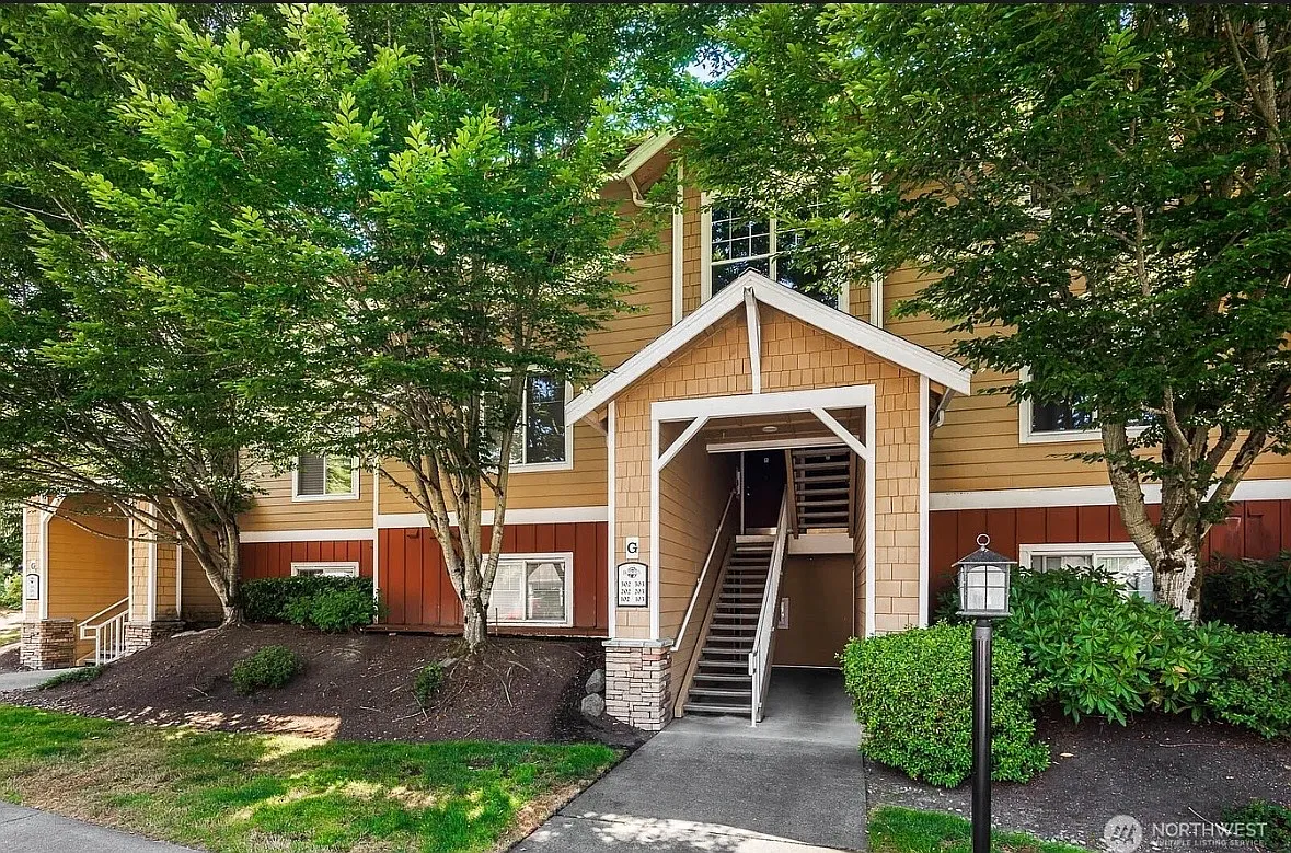 1 bed, 719 sqft, $1,950 — Photo 1