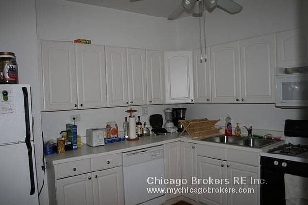 2nd image of 4457 N Maplewood Ave #3