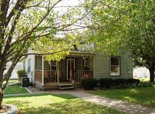 122 12th Ave E, Oskaloosa, IA 52577
