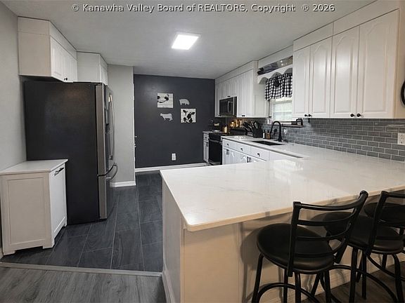 5th image of 147 Baby Farm Rd