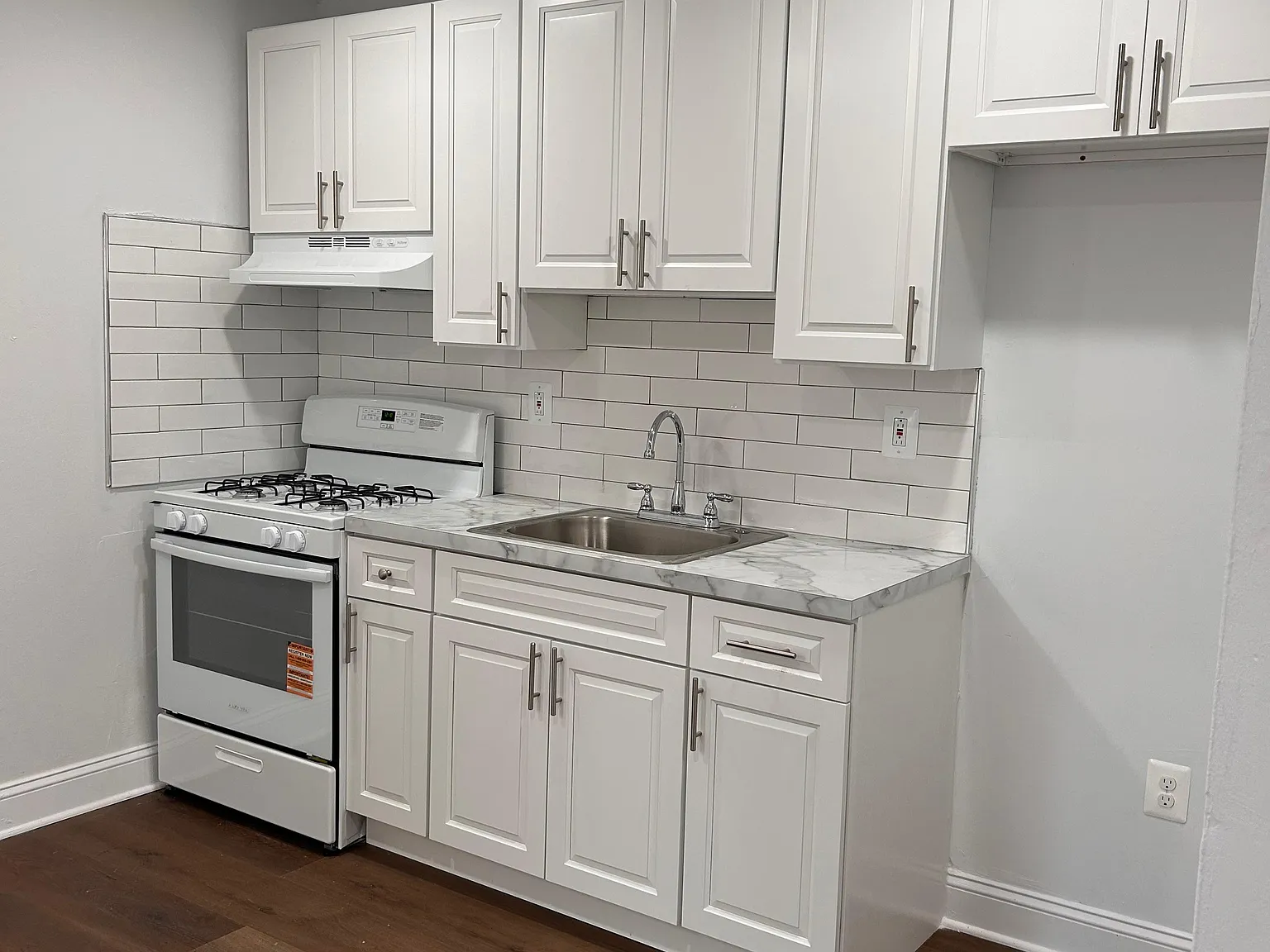 Studio, 390 sqft, $850 — Photo 1