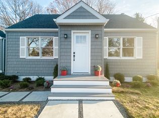 112 Henry St, Huntington Station, NY 11746
