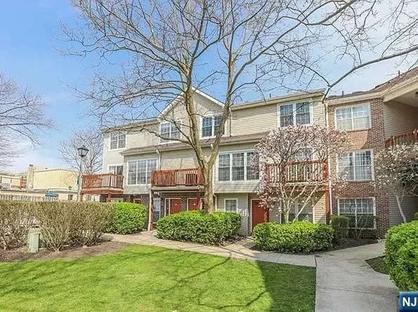 1430 Westgate Dr #8201, Fort Lee, NJ 07024