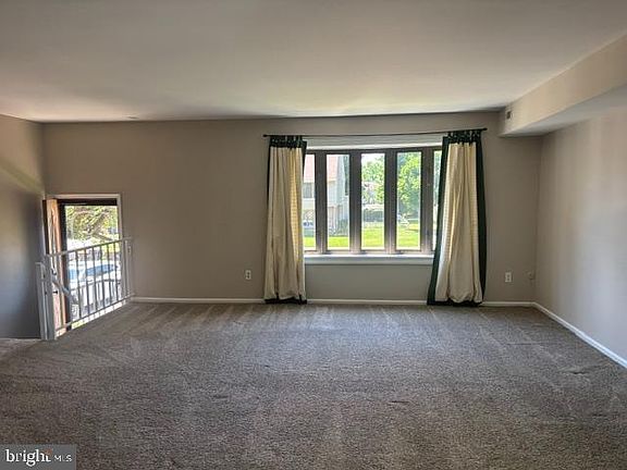 4th image of 1051 Bolton Ct