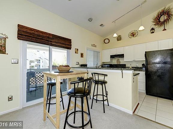 Dining Area (2 of 2)