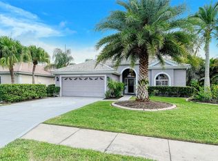 6807 Sagebrush Cir, Sarasota, FL 34243