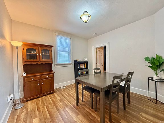 3rd image of 2805 W Maryland St