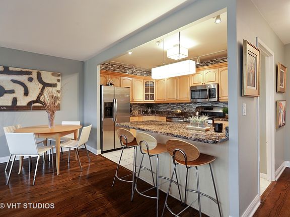 4th image of 2800 N Lake Shore Dr APT 312