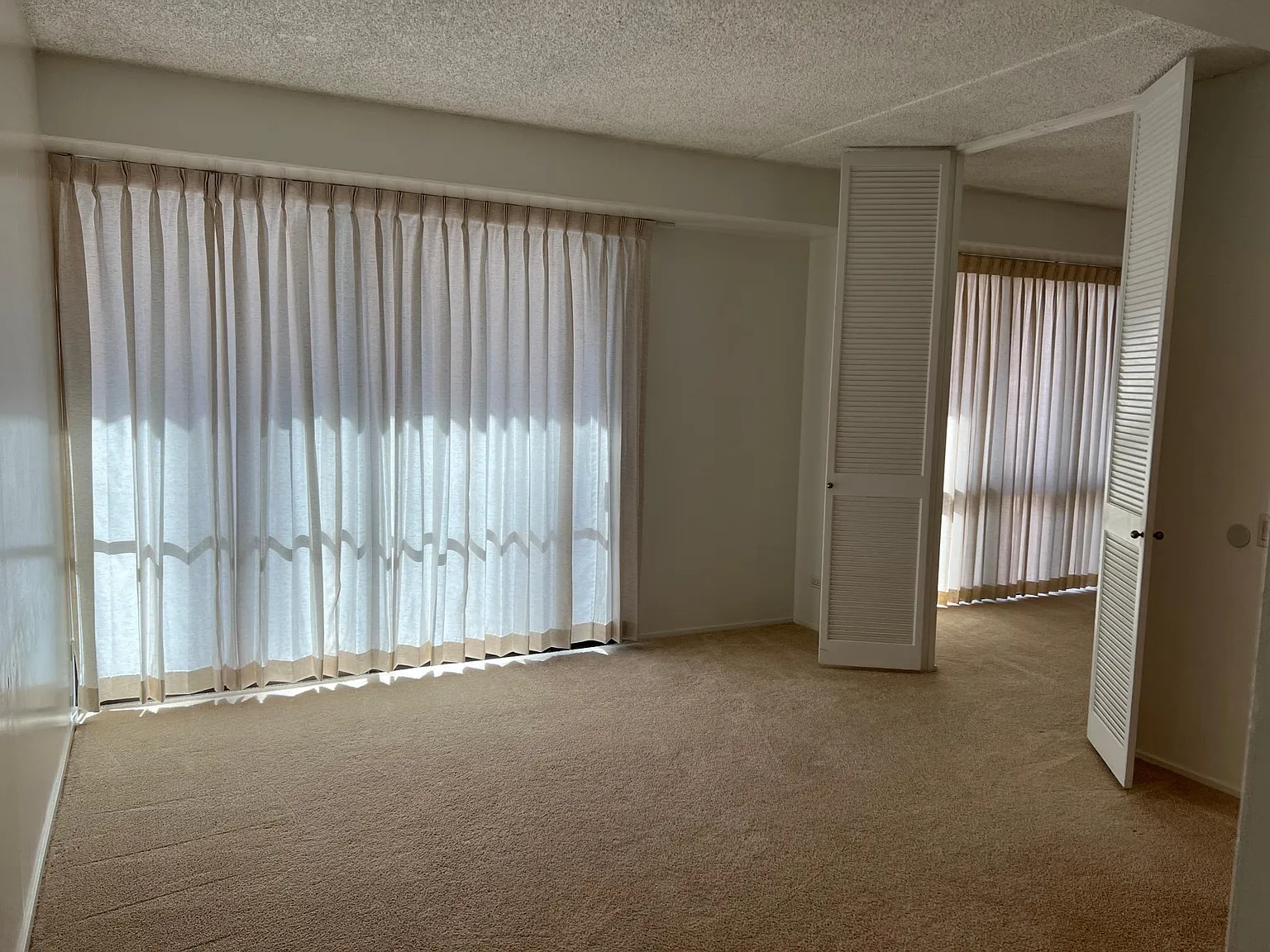 2 bed, 604 sqft, $2,700 — Photo 3