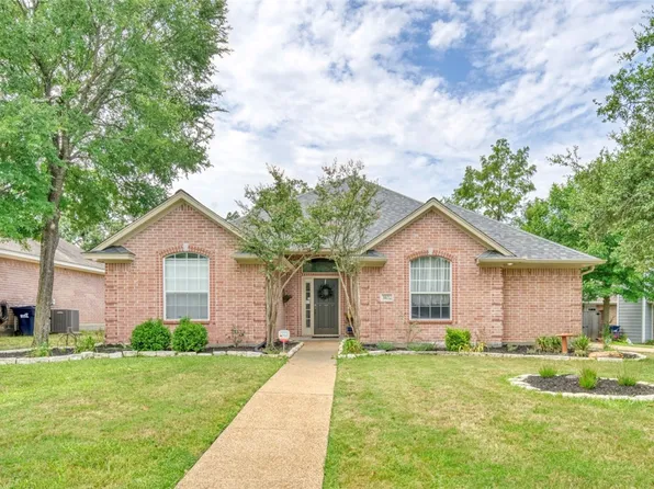 3102 Pleasant Forest Dr, College Station, TX 77845