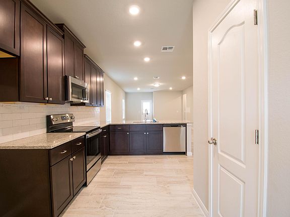 4th image of 2819 Wheatfield Way