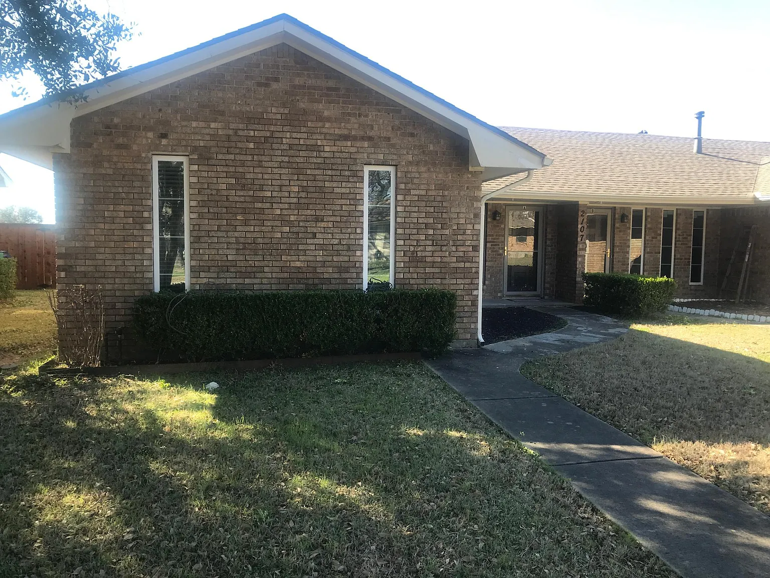 2 bed, 1030 sqft, $1,600 — Photo 1