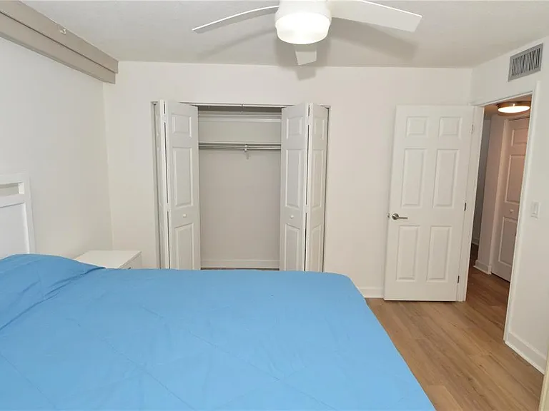4700 Cove Cir #107 — Photo 30