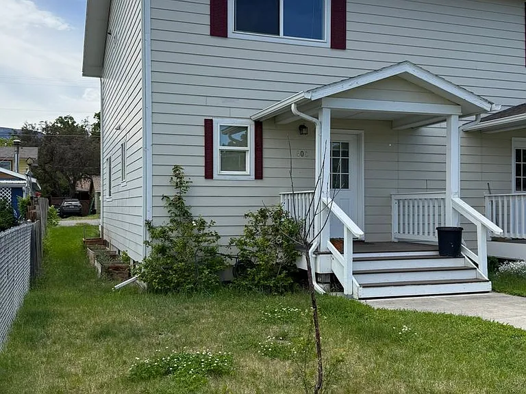408 S 12th St — Photo 2