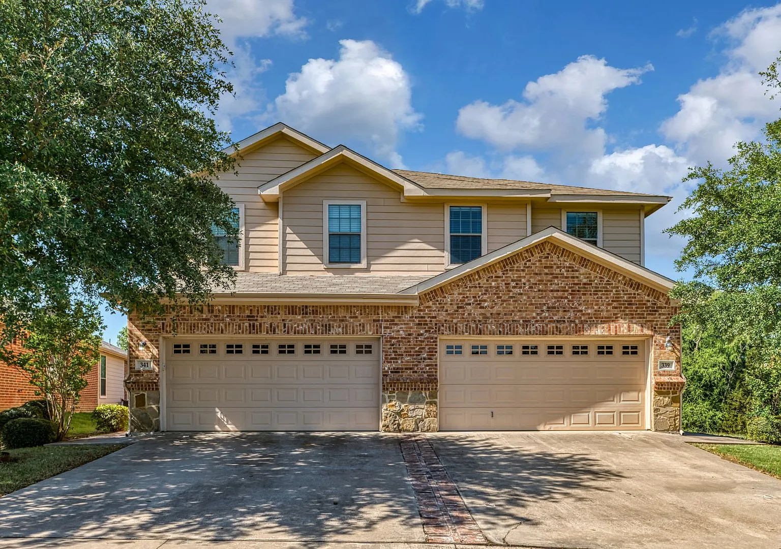 Available Now! Beautiful 3 Bedroom Duplex Located In Lavon,Texas! — Photo 2