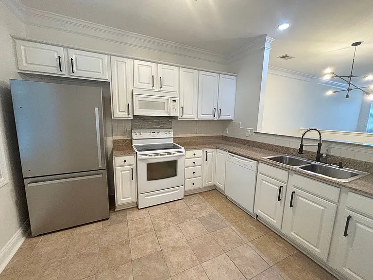 820 Forest Park Rd — Photo 20