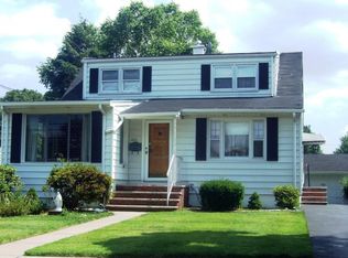 220 Schepis Ave, Saddle Brook, NJ 07663