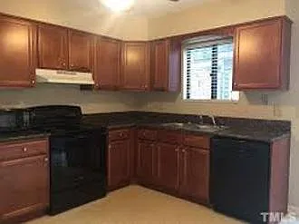 2 bed, 1.5 bath, 1066 sqft, $1,585 — Photo 2