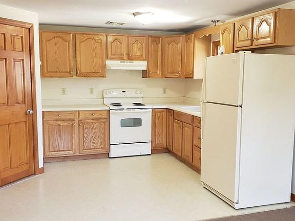 3rd image of 12 King St #2