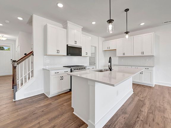2nd image of 51 Ara Ct #211