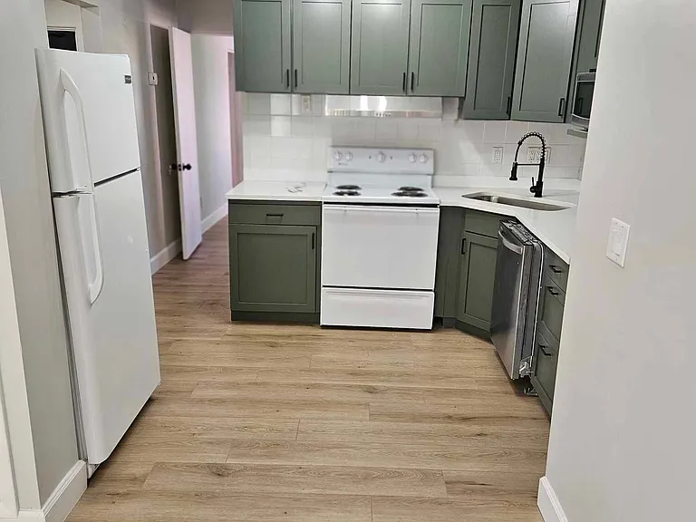 264 Ridge Rd NW — Photo 2