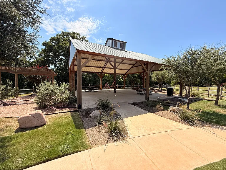 616 Timberwood Dr — Photo 13