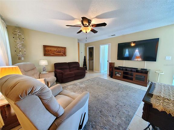 5th image of 22164 Lockport Ave