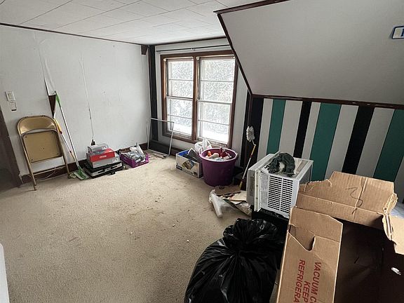 2nd image of 205 Barber St