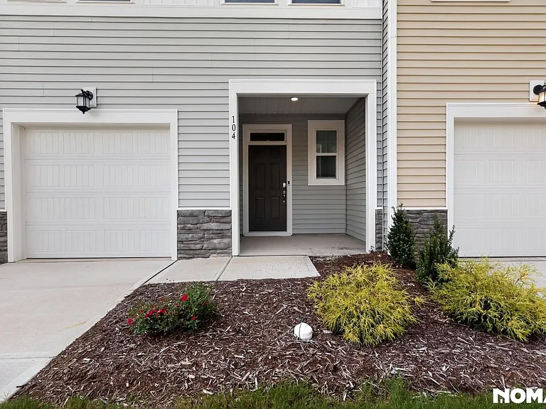 104 Tree Moss Ct — Photo 3