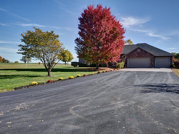 4th image of 266 Petes Ln