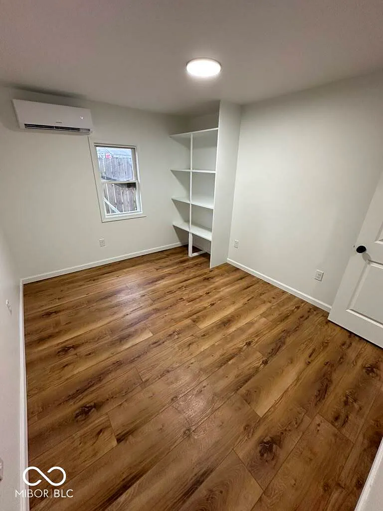 3 bed, 2.0 bath, 646 sqft, $1,600 — Photo 2