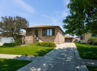 7932 W 80th St, Bridgeview, IL 60455