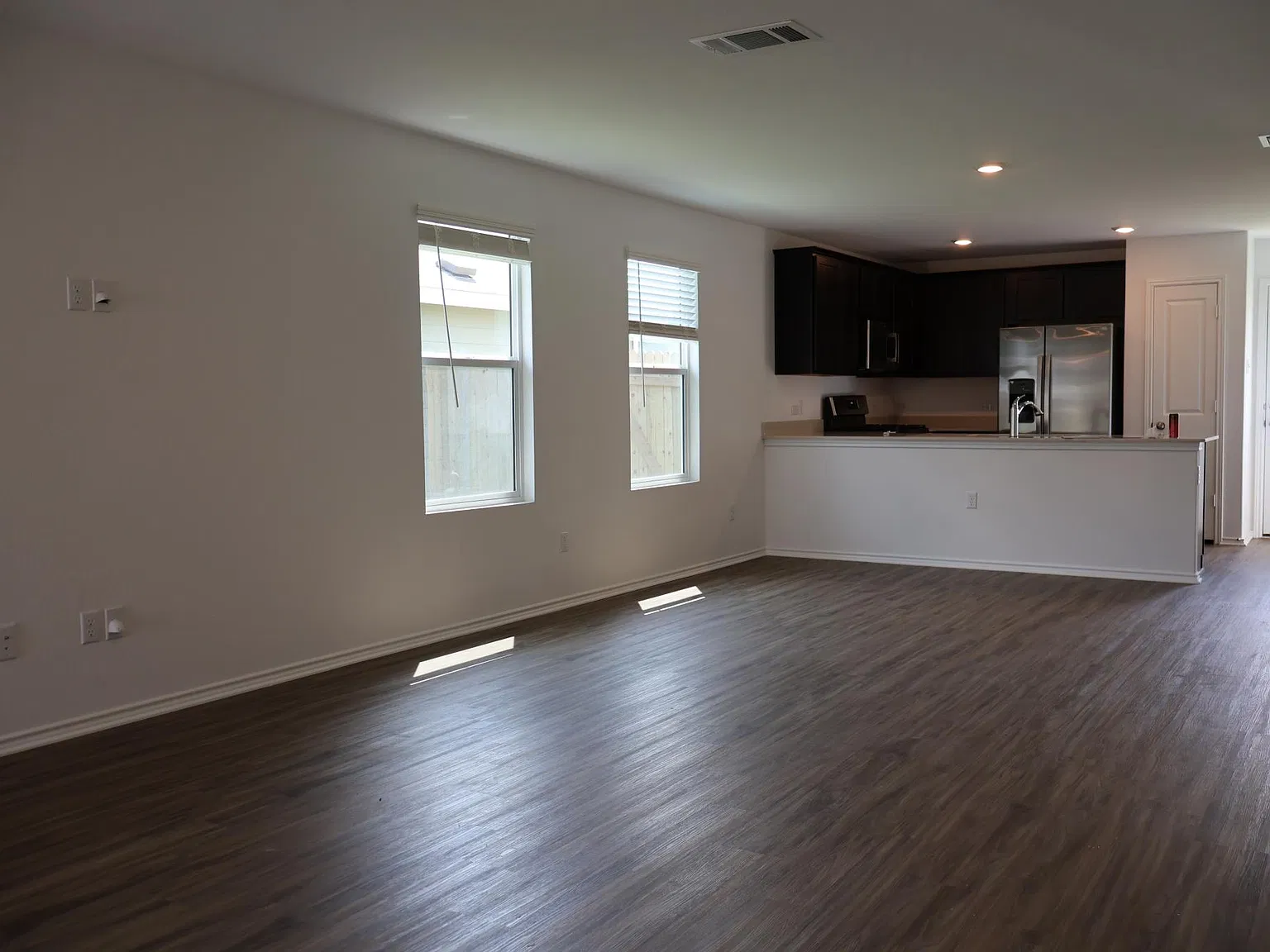 3 bed, 1325 sqft, $1,750 — Photo 3