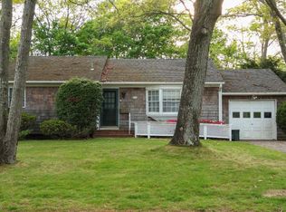 250 Swan Lake Dr, Patchogue, NY 11772
