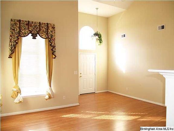 4th image of 1561 Deer Valley Dr