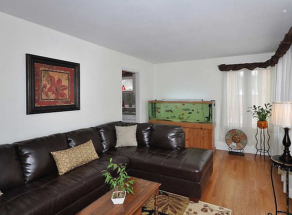 3rd image of 52 S Kerwood St