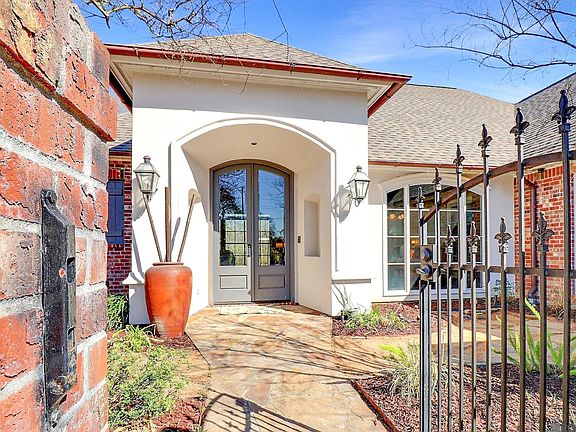 3rd image of 3527 Millbrook Dr