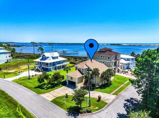 564 Parish Blvd, Mary Esther, FL 32569