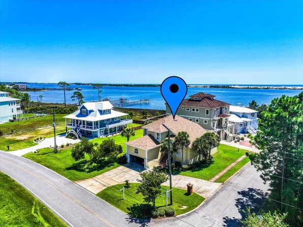 564 Parish Blvd, Mary Esther, FL 32569