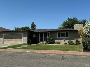 1919 Leafgreen Dr, Santa Rosa, CA 95405