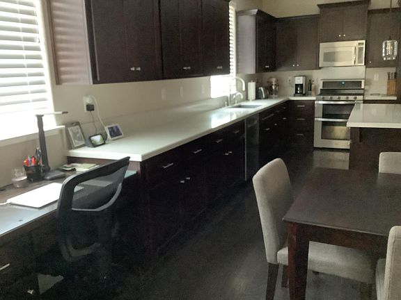 5th image of 814 Baronial Ln