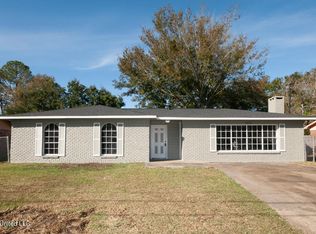 5618 Rose Dr, Moss Point, MS 39563