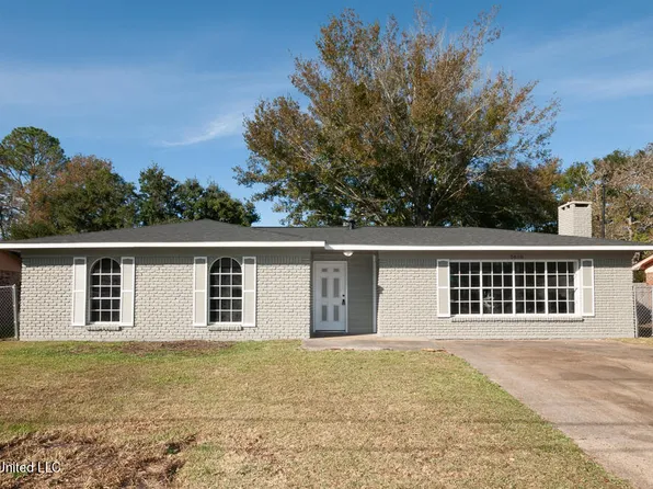 5618 Rose Dr, Moss Point, MS 39563