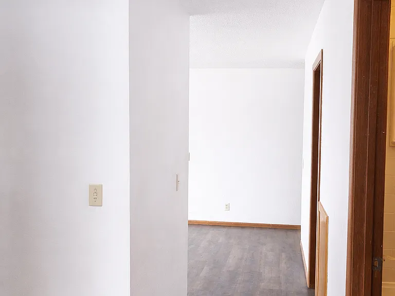 222 6th St SW #2 — Photo 6