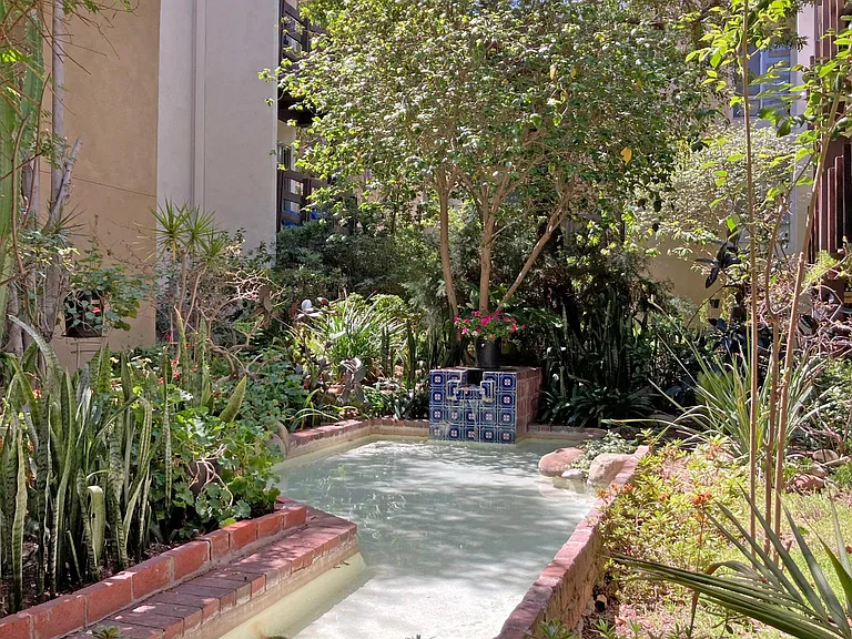 320 S Ardmore Ave #120 — Photo 6